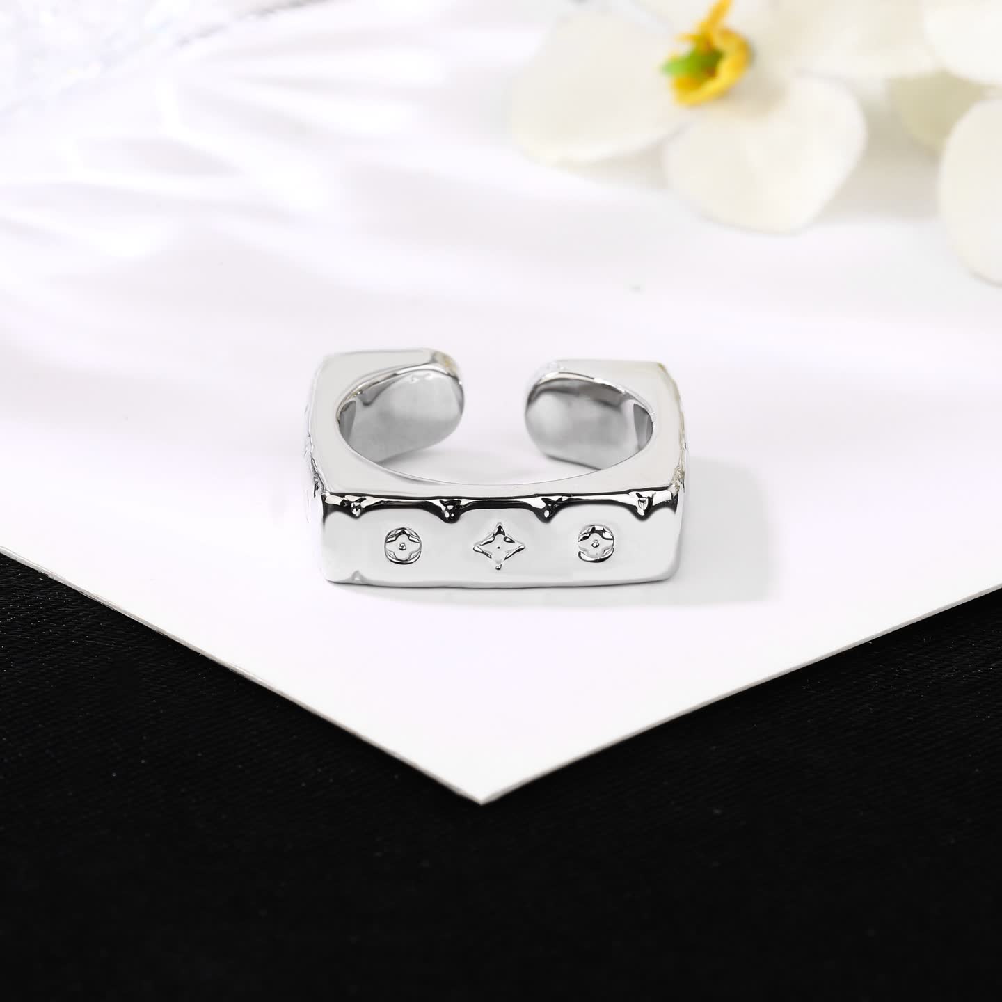Louis Vuitton Ring